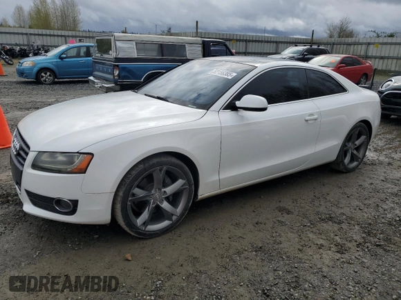 2012 Audi A5 Premium Plus z VIN WAULFAFR8CA002372, wystawiony jako Copart lot #52156385 z przebiegiem 128 647 mil mil oraz Czysty tytuł • Clean title. Historia ofert i sprzedaży dostępna na DreamBid. Obrazek 1.