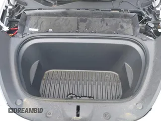 2025 Tesla Model Y Long Range with VIN 7SAYGDEE2SA337378, listed as a IAAI auction lot 41940840 with 1,676 mi miles and . Bid and sale history available at DreamBid. Image 10.