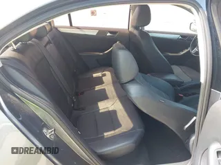 2013 Volkswagen Jetta SE с VIN 3VWDP7AJ7DM405611, выставлен на аукционе IAAI как лот 42189567 с пробегом 184 654 миль миль и . История ставок и продаж доступна на DreamBid. Изображение 8.