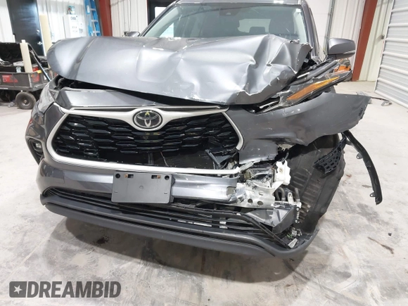 2020 Toyota Highlander LE with VIN 5TDBZRBH3LS038023, listed as a IAAI auction lot 41832407 with 48,213 mi miles and . Bid and sale history available at DreamBid. Image 6.