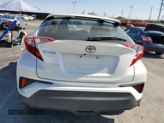 2018 Toyota C-HR XLE z VIN NMTKHMBX8JR015992, wystawiony jako Copart lot #65197115 z przebiegiem 49 226 mil mil oraz Szkoda całkowita • Salvage title. Historia ofert i sprzedaży dostępna na DreamBid. Obrazek 6.