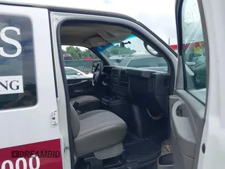 2013 Chevrolet Express Cargo z VIN 1GCZGTCG3D1167949, wystawiony jako IAAI lot #42745072 z przebiegiem 279 056 mil mil oraz . Historia ofert i sprzedaży dostępna na DreamBid. Obrazek 5.