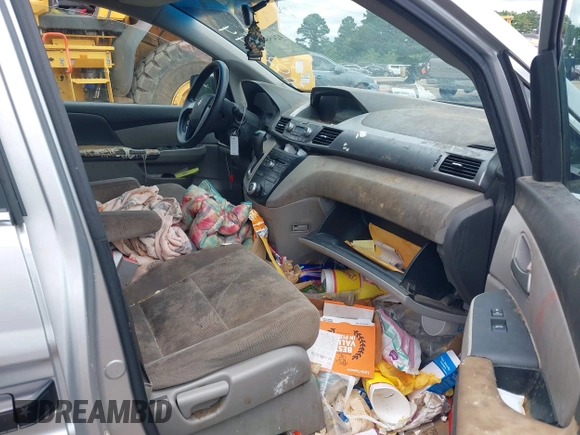 2011 Honda Odyssey LX with VIN 5FNRL5H26BB027144, listed as a IAAI auction lot 42456465 with 201,901 mi miles and . Bid and sale history available at DreamBid. Image 5.