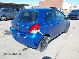 2010 Toyota Yaris z VIN JTDJT4K36A5290047, wystawiony jako IAAI lot #41652276 z przebiegiem 185 017 mil mil oraz . Historia ofert i sprzedaży dostępna na DreamBid. Obrazek 4.