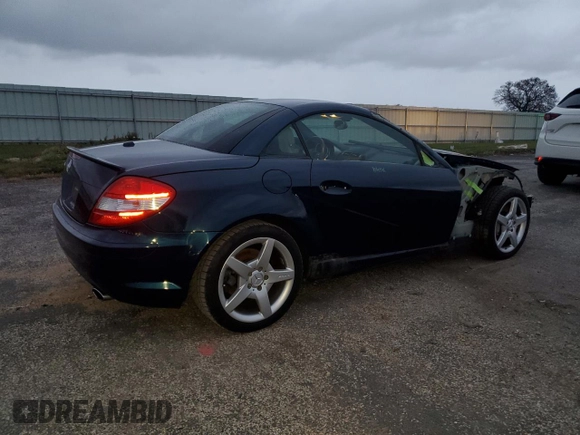 2007 Mercedes-Benz SLK 350 z VIN WDBWK56F17F166675, wystawiony jako Copart lot #81831044 z przebiegiem 73 953 mil mil oraz Czysty tytuł • Clean title. Historia ofert i sprzedaży dostępna na DreamBid. Obrazek 3.
