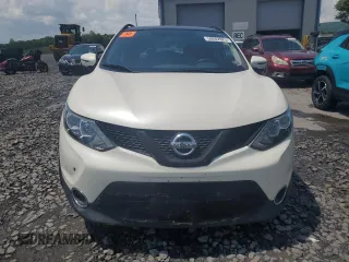 2017 Nissan Rogue SV with VIN JN1BJ1CR6HW106776, listed as a Copart auction lot 59682825 with 106,195 mi miles and Salvage title. Bid and sale history available at DreamBid. Image 5.