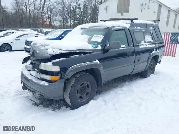 2001 Chevrolet Silverado 1500 with VIN 1GCEK14V71E120524, listed as a IAAI auction lot 41401631 with 170,814 mi miles. Bid and sale history available at carsss.com. Image 2.
