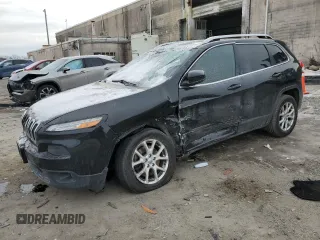 2016 Jeep Cherokee Latitude z VIN 1C4PJLCB0GW315592, wystawiony jako Copart lot #42279765 z przebiegiem 114 701 mil mil oraz Szkoda całkowita • Salvage title. Historia ofert i sprzedaży dostępna na DreamBid. Obrazek 1.