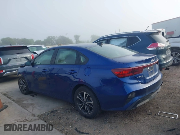 2023 Kia Forte LXS z VIN 3KPF24AD7PE652788, wystawiony jako IAAI lot #41854554 z przebiegiem 48 674 mil mil oraz . Historia ofert i sprzedaży dostępna na DreamBid. Obrazek 15.