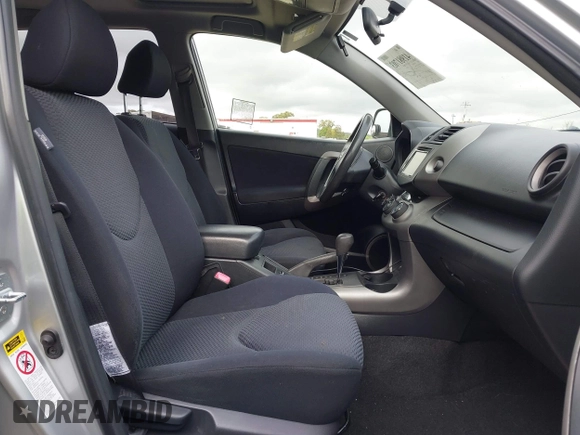 2007 Toyota RAV4 Sport with VIN JTMBK32V775022880, listed as a IAAI auction lot 41981703 with 197,494 mi miles. Bid and sale history available at carsss.com. Image 5.