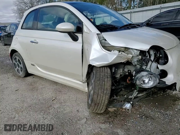 2017 FIAT 500e z VIN 3C3CFFGE7HT633047, wystawiony jako Copart lot #87246084 z przebiegiem 38 963 mil mil oraz Szkoda całkowita • Salvage title. Historia ofert i sprzedaży dostępna na DreamBid. Obrazek 11.