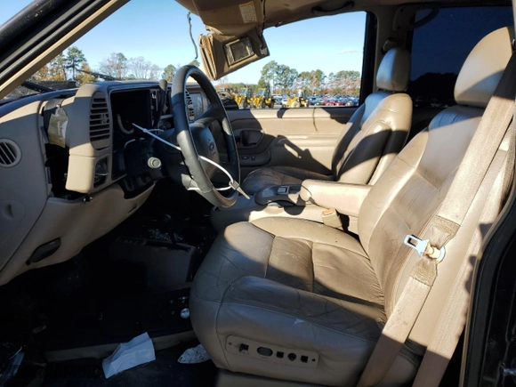 1998 Chevrolet Tahoe with VIN 1GNEK13R2WJ346738, listed as a Copart auction lot 82112764 with 135,422 mi miles and Salvage Title. Bid and sale history available at carsss.com. Image 7.