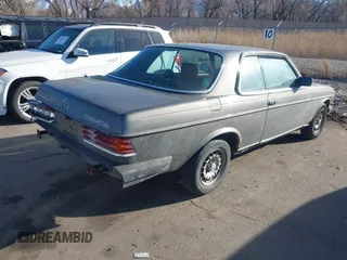 1983 Mercedes-Benz 300 with VIN WDBAB53A3DB003709, listed as a IAAI auction lot 41662930 with 301,467 mi miles and . Bid and sale history available at DreamBid. Image 4.