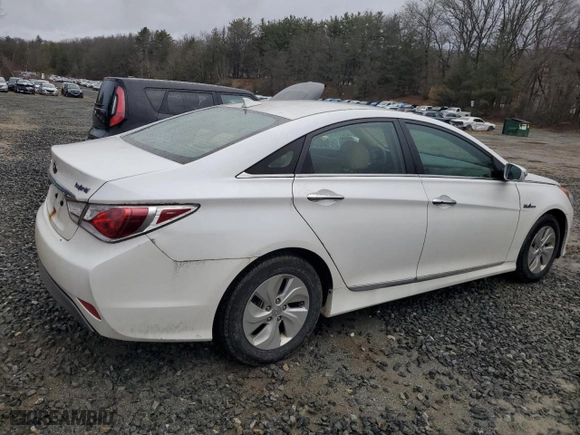 2015 Hyundai Sonata Hybrid Limited with VIN KMHEC4A4XFA138925, listed as a Copart auction lot 50105775 with 206,731 mi miles and Clean Title. Bid and sale history available at carsss.com. Image 3.