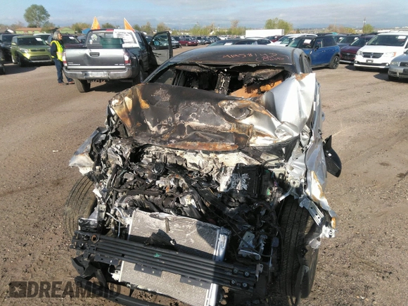 2023 Nissan Versa SV z VIN 3N1CN8EV0PL871854, wystawiony jako IAAI lot #41958143 z przebiegiem Nie podano mil oraz . Historia ofert i sprzedaży dostępna na DreamBid. Obrazek 6.