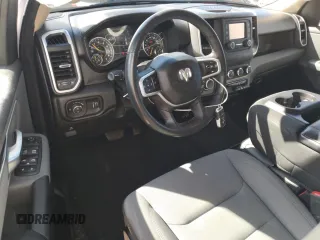 2020 Ram 1500 Big Horn z VIN 1C6SRFBT2LN371989, wystawiony jako Copart lot #50135945 z przebiegiem 75 103 mil mil oraz Szkoda całkowita • Salvage title. Historia ofert i sprzedaży dostępna na DreamBid. Obrazek 8.