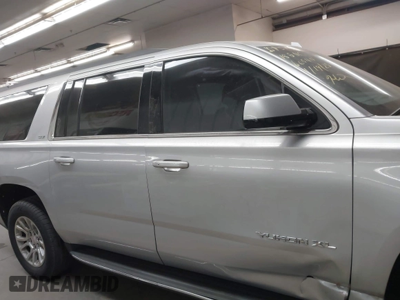 2018 GMC Yukon XL SLT with VIN 1GKS2GKC3JR116054, listed as a IAAI auction lot 41399326 with 88,017 mi miles. Bid and sale history available at carsss.com. Image 13.