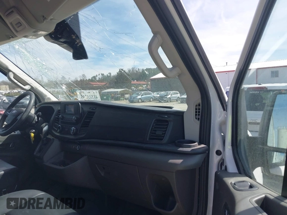 2024 Ford Transit Cargo with VIN 1FTBR1C8XRKA46961, listed as a IAAI auction lot 41823255 with 4,292 mi miles and . Bid and sale history available at DreamBid. Image 5.
