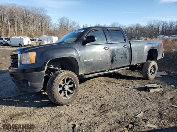2011 GMC Sierra 2500HD SLT with VIN 1GT121E8XBF127762, listed as a Copart auction lot 85127484 with 90,453 mi miles and Salvage Title. Bid and sale history available at carsss.com. Image 1.