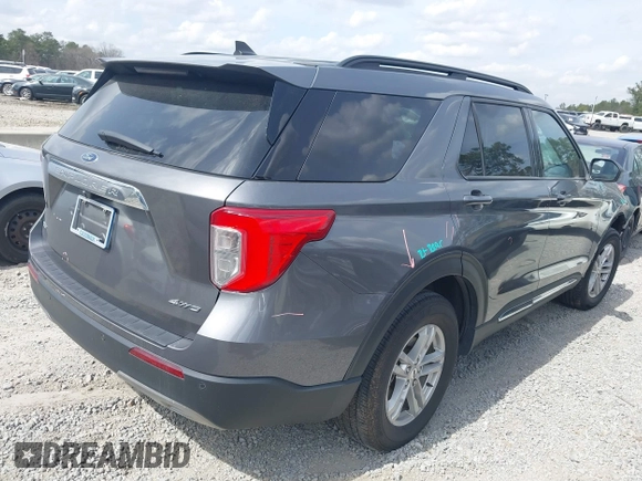 2022 Ford Explorer XLT with VIN 1FMSK8DH9NGA23286, listed as a IAAI auction lot 41769916 with 51,644 mi miles. Bid and sale history available at carsss.com. Image 4.