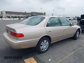 2001 Toyota Camry CE with VIN 4T1BG22K81U075758, listed as a IAAI auction lot 42024950 with 107,439 mi miles. Bid and sale history available at carsss.com. Image 4.