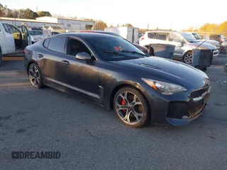 2019 Kia Stinger GT with VIN KNAE35LC6K6057848, listed as a IAAI auction lot 40993151 with 1 mi miles. Bid and sale history available at carsss.com. Image 1.