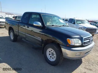 2000 Toyota Tundra SR5 with VIN 5TBBT4410YS009504, listed as a IAAI auction lot 41998051 with 96,821 mi miles. Bid and sale history available at carsss.com. Image 1.