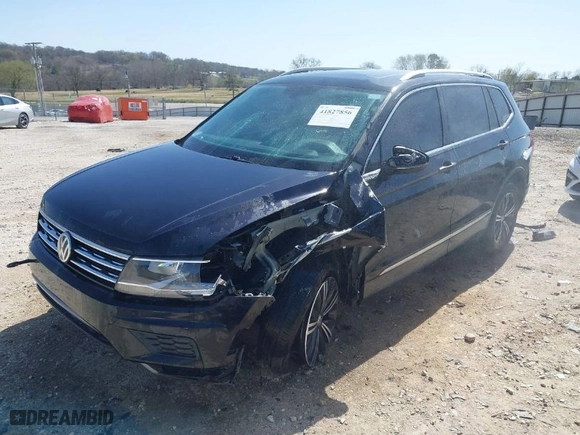 2018 Volkswagen Tiguan SEL with VIN 3VV3B7AX2JM165849, listed as a IAAI auction lot 41827856 with 114,238 mi miles. Bid and sale history available at carsss.com. Image 2.