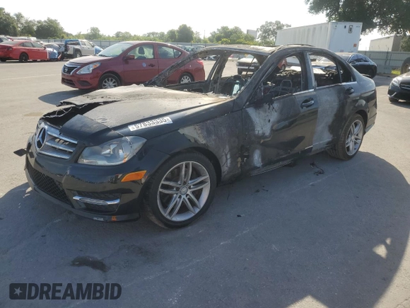 2013 Mercedes-Benz C 300 Sport z VIN WDDGF8AB9DR291570, wystawiony jako Copart lot #57833335 z przebiegiem Nie podano mil oraz Nie do naprawy • Non repairable. Historia ofert i sprzedaży dostępna na DreamBid. Obrazek 1.