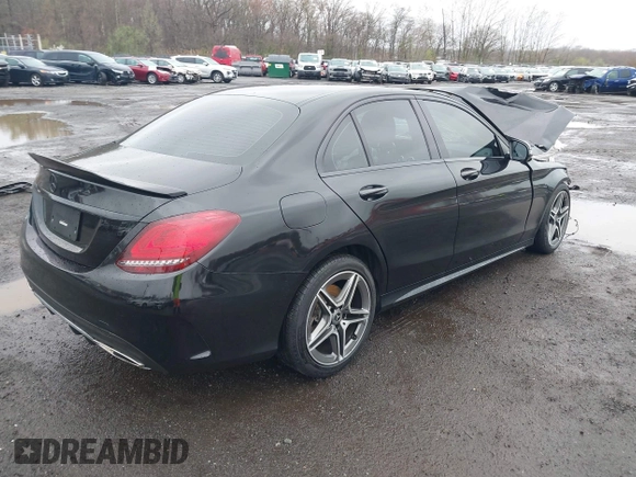2019 Mercedes-Benz C C 300 with VIN 55SWF8EB3KU320806, listed as a IAAI auction lot 41983005 with 61,262 mi miles. Bid and sale history available at carsss.com. Image 4.