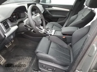 2024 Audi Q5 S line Premium Plus z VIN WA1EAAFY3R2049615, wystawiony jako Copart lot #55653445 z przebiegiem 11 716 mil mil oraz Szkoda całkowita • Salvage title. Historia ofert i sprzedaży dostępna na DreamBid. Obrazek 7.