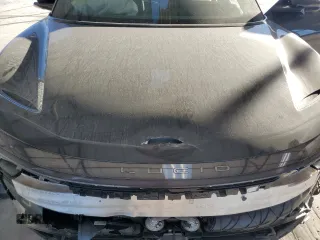 2024 Lucid Air Pure z VIN 50EA1PGA7RA001741, wystawiony jako Copart lot #79933954 z przebiegiem Nie podano mil oraz Szkoda całkowita • Salvage title. Historia ofert i sprzedaży dostępna na DreamBid. Obrazek 11.