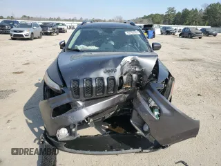2016 Jeep Cherokee Altitude with VIN 1C4PJLCS1GW222595, listed as a Copart auction lot 43760325 with 190,316 mi miles and Salvage Title. Bid and sale history available at carsss.com. Image 5.