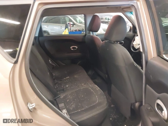 2015 Kia Soul with VIN KNDJN2A28F7124244, listed as a IAAI auction lot 41733327 with 109,852 mi miles. Bid and sale history available at carsss.com. Image 8.