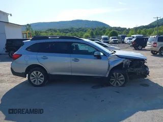 2018 Subaru Outback Premium с VIN 4S4BSACC2J3301086, выставлен на аукционе IAAI как лот 42380810 с пробегом 193 973 миль миль и . История ставок и продаж доступна на DreamBid. Изображение 14.