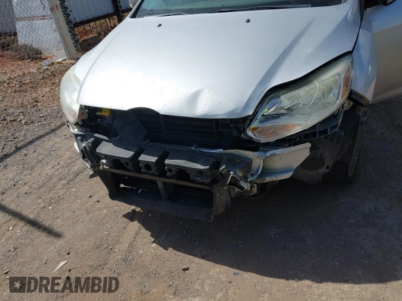 2014 Ford Focus SE with VIN 1FADP3F26EL270868, listed as a IAAI auction lot 41826493 with 164,595 mi miles. Bid and sale history available at carsss.com. Image 6.