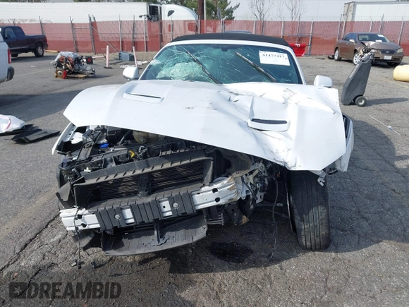 2020 Ford Mustang EcoBoost z VIN 1FATP8UH0L5134222, wystawiony jako IAAI lot #41477417 z przebiegiem 40 698 mil mil oraz . Historia ofert i sprzedaży dostępna na DreamBid. Obrazek 12.