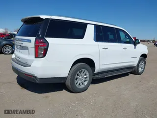2024 Chevrolet Suburban LT with VIN 1GNSKCKD3RR270408, listed as a IAAI auction lot 41977094 with 31,832 mi miles. Bid and sale history available at carsss.com. Image 4.