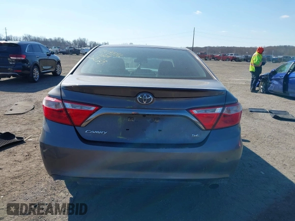 2017 Toyota Camry XLE z VIN 4T1BF1FK3HU424732, wystawiony jako IAAI lot #41684988 z przebiegiem 142 245 mil mil oraz . Historia ofert i sprzedaży dostępna na DreamBid. Obrazek 16.