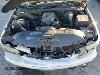 2002 Chevrolet Tahoe Z71 with VIN 1GNEK13Z02R204299, listed as a Copart auction lot 85727214 with 0 mi miles and Non Repairable. Bid and sale history available at carsss.com. Image 11.