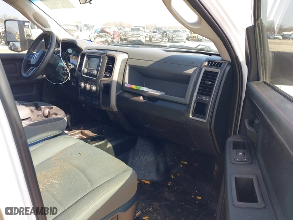 2018 Ram 2500 Tradesman with VIN 3C6UR5HJ1JG358889, listed as a IAAI auction lot 41510313 with 91,019 mi miles. Bid and sale history available at carsss.com. Image 5.