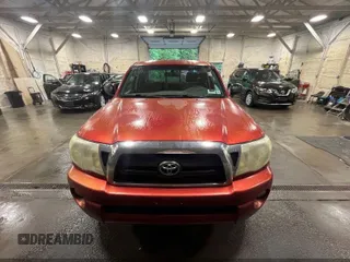 2007 Toyota Tacoma with VIN 5TEUU42NX7Z341101, listed as a IAAI auction lot 42588633 with 196,587 mi miles and . Bid and sale history available at DreamBid. Image 6.