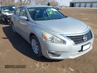 2015 Nissan Altima 2.5 SL with VIN 1N4AL3AP1FN890387, listed as a IAAI auction lot 41533875 with 149,173 mi miles. Bid and sale history available at carsss.com. Image 1.