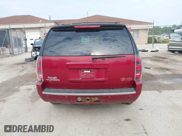 2008 GMC Yukon Denali z VIN 1GKFK63858J162600, wystawiony jako IAAI lot #42485629 z przebiegiem 271 690 mil mil oraz . Historia ofert i sprzedaży dostępna na DreamBid. Obrazek 16.