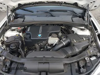 2015 BMW X1 xDrive28i z VIN WBAVL1C54FVY38101, wystawiony jako IAAI lot #41344120 z przebiegiem 130 000 mil mil oraz . Historia ofert i sprzedaży dostępna na DreamBid. Obrazek 10.