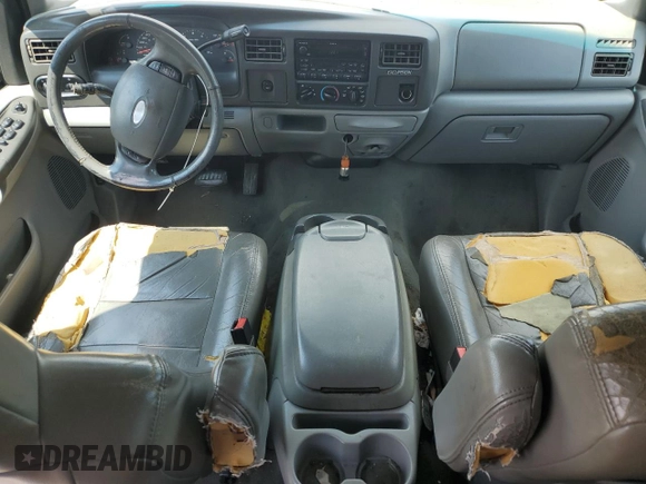 2002 Ford Excursion Special Serv с VIN 1FMNU40L52ED66291, выставлен на аукционе Copart как лот 53526995 с пробегом 200 794 миль миль и Списание • Salvage title. История ставок и продаж доступна на DreamBid. Изображение 8.