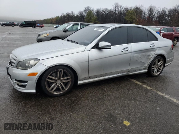 2013 Mercedes-Benz C 300 Sport с VIN WDDGF8AB4DA796219, выставлен на аукционе Copart как лот 49306065 с пробегом 87 831 миль миль и На запчасти • Non repairable. История ставок и продаж доступна на DreamBid. Изображение 1.
