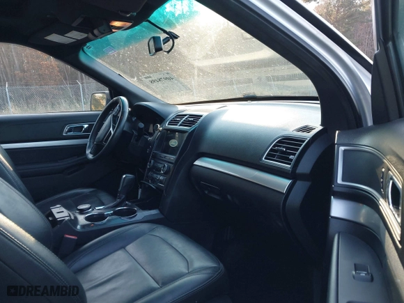 2017 Ford Explorer XLT with VIN 1FM5K8DH3HGB03300, listed as a IAAI auction lot 40978498 with 94,665 mi miles. Bid and sale history available at carsss.com. Image 5.