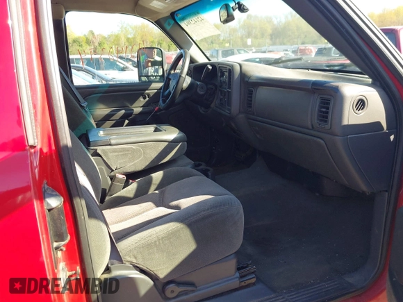 2004 Chevrolet Silverado 1500 Z71 with VIN 2GCEK19T441184081, listed as a IAAI auction lot 42142394 with 189,892 mi miles. Bid and sale history available at carsss.com. Image 5.