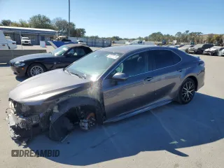 2021 Toyota Camry SE Nightshade with VIN 4T1G11AK8MU582215, listed as a Copart auction lot 82228234 with 70,997 mi miles and Non Repairable. Bid and sale history available at carsss.com. Image 1.
